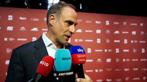 Im Rahmen der SPORT BILD-AWARDS verrät Red-Bull-Boss Oliver Mintzlaff, wie es zum Abgang von Jürgen Klopp zum DFB kam. Dabei trauert man dem ehemaligen Global Head of Soccer offensichtlich nach.