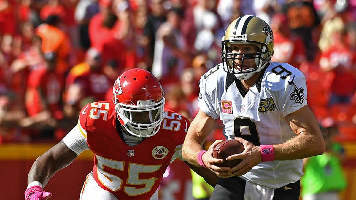 Dieser hat die Defense in der Offseason ordentlich umgebaut. Ob es ratsam war, mit Dee Ford (l./13 Sacks) und Justin Houstin (9 Sacks) die beiden besten Linebacker des Teams abzugeben, wird sich zeigen