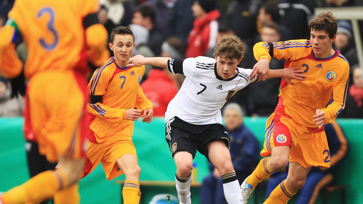 MAX MEYER: Erkennen Sie diesen Bubi? Richtig, es ist Schalkes Max Meyer - und auch der inzwischen zum A-Nationalspieler aufgestiegene Mittelfeldmann erfreute sich einst einer Futsal-Ausbildung