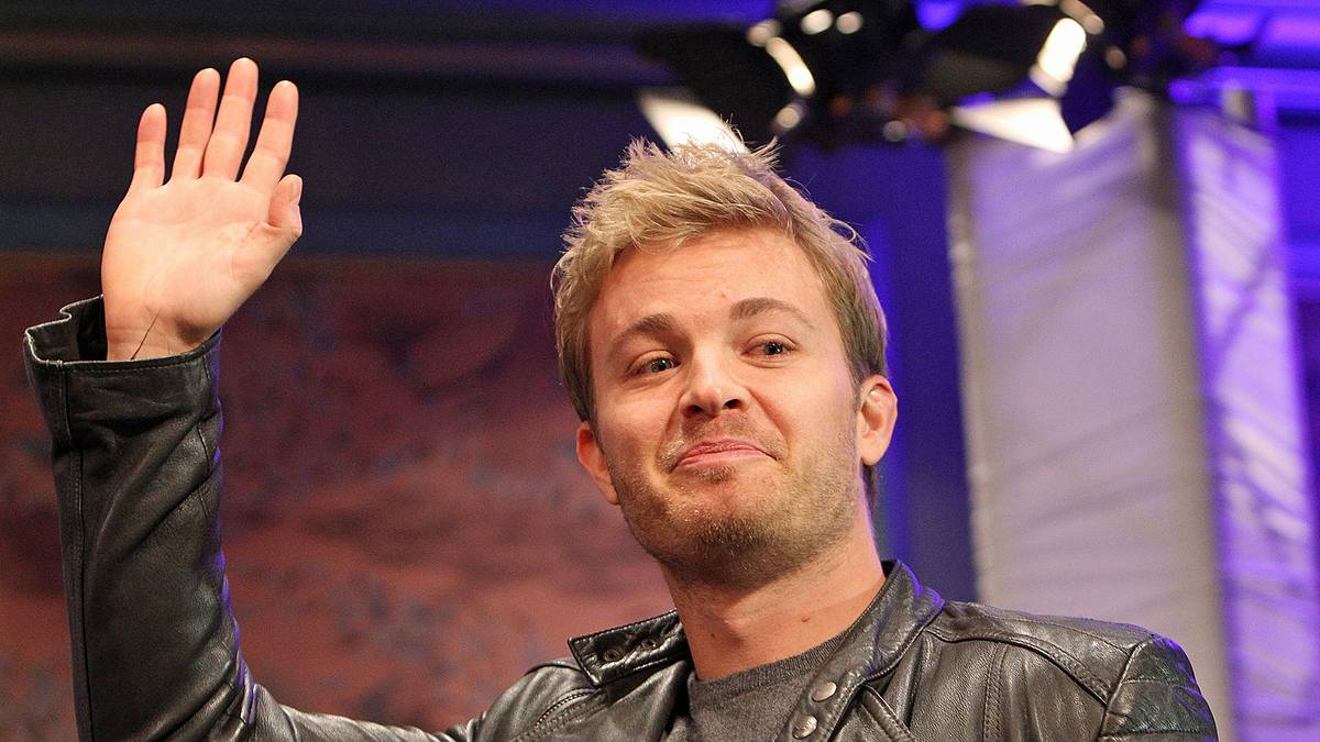 Großer Empfang in Wiesbaden: Drei Tage nach seinem Meisterstück in Abu Dhabi macht Nico Rosberg seiner Geburtsstadt die Aufwartung