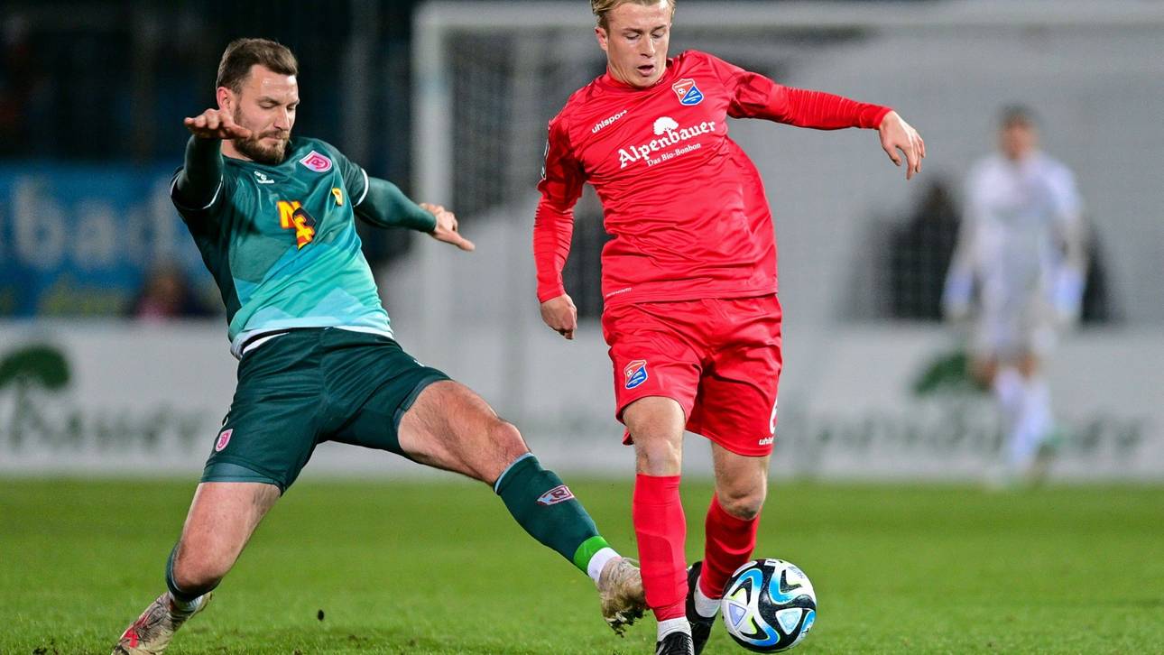 Regensburg festigt Tabellenführung