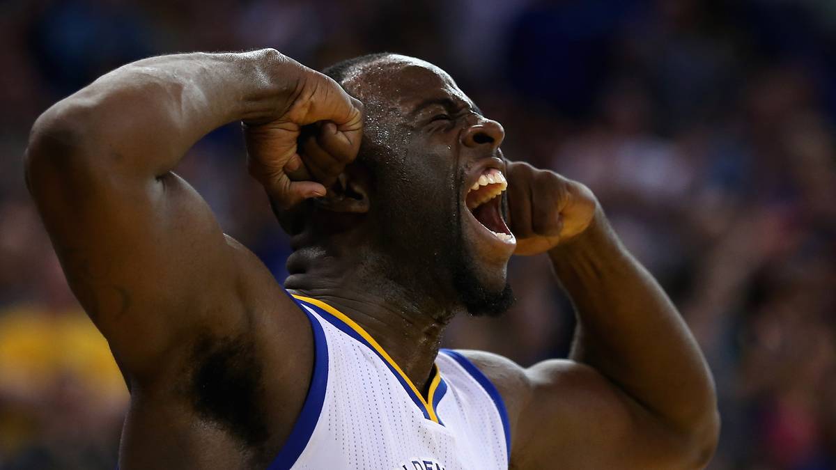 Hinter Leonard landet Draymond Green, der Defensiv-Anker der Golden State Warriors, auf dem zweiten Platz. Der Allrounder wird regelmäßig auf die besten Spieler des Gegners angesetzt. Green erhält 421 Punkte, wird dabei 44 Mal auf Platz eins gewählt