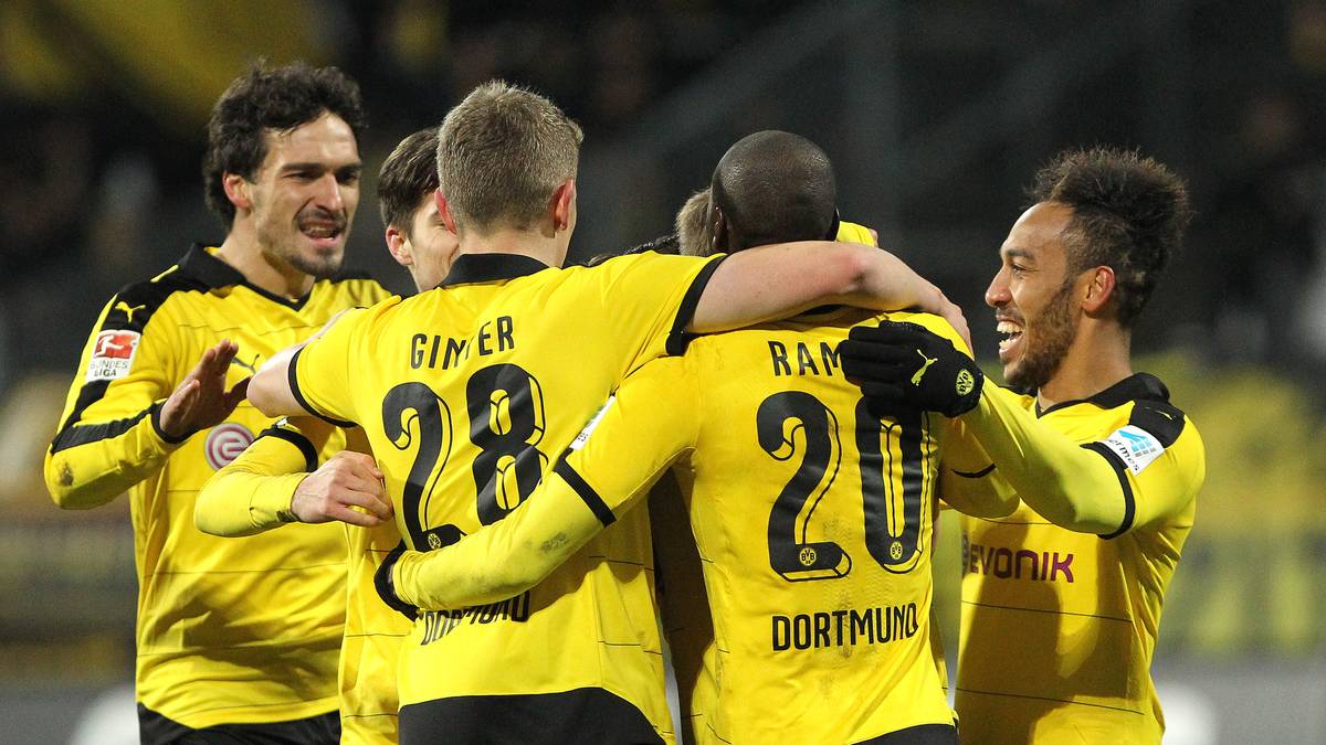 Bitterer noch für Bayern: Konkurrent Dortmund siegt mit 2:0 in Darmstadt, ist nur noch fünf Punkte weg - vier Tage vor dem direkten Duell der beiden Spitzenteams
