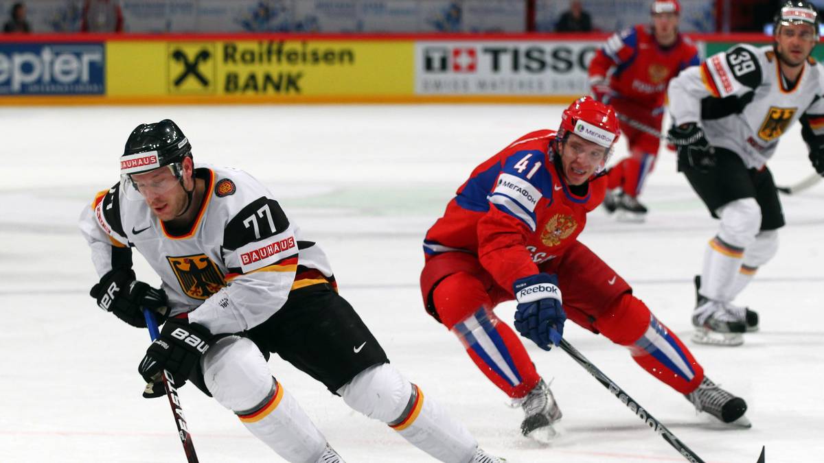 NICOLAI GOC: Der 28-Jährige ist der jüngste Spross aus der Eishockey-Familie Goc. Lange stand er im Schatten seiner großen Brüder Marcel und Sascha Goc. Nun hat aber auch er einen großen Titel in seinem Karriere-Steckbrief stehen. Mit Mannheim gewann er in dieser Saison die Meisterschaft