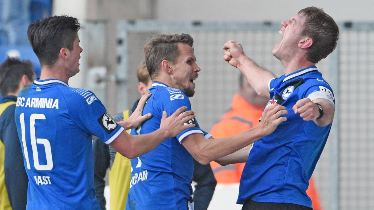 Bielefeld siegt dank Klos‘ Hattrick