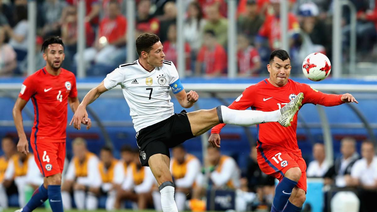 JULIAN DRAXLER: Ging mit gutem Beispiel voran und setzte dem chilenischen Anfangsdruck entschlossenes Zweikampfverhalten entgegen. Verlor Mauricio Isla vor dessen Querleger auf Aranguiz (24.) aus den Augen, drehte danach offensiv auf