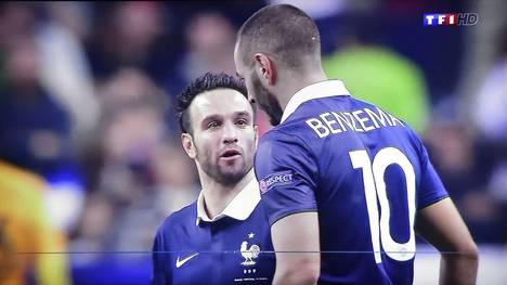 Der französische Nationalspieler Karim Benzema ist im Sextape-Skandal um seinen ehemaligen Teamkollegen Mathieu Valbuena für schuldig befunden worden.