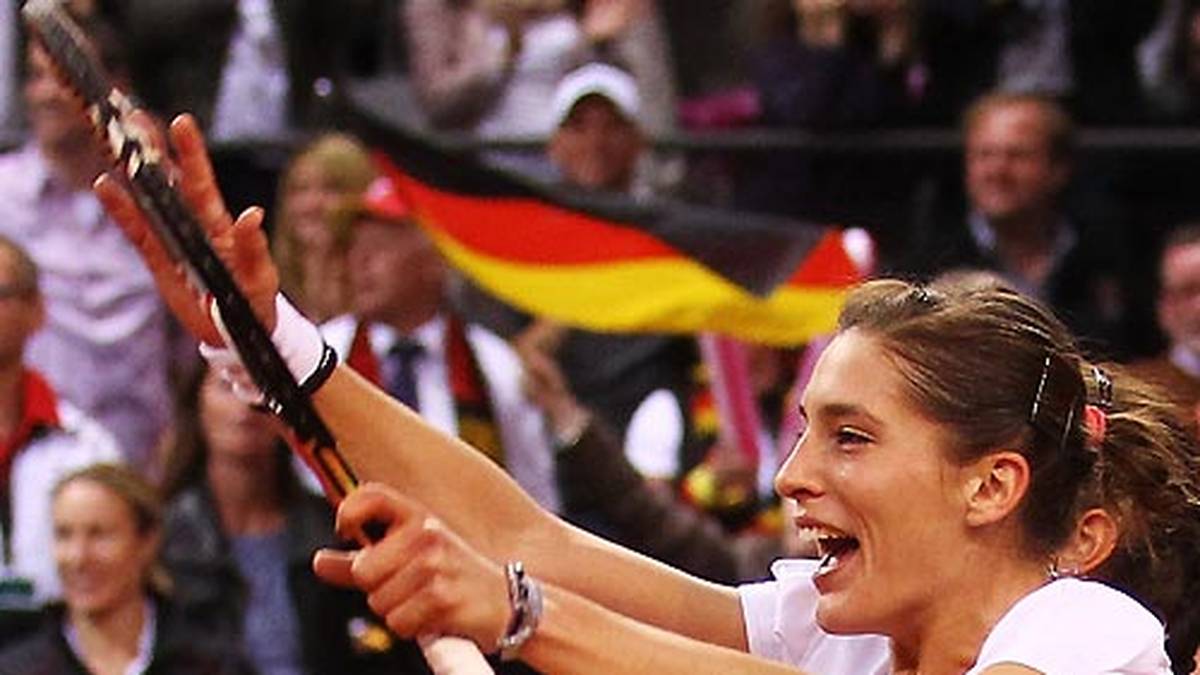 Auch im Fed Cup rehabilitiert sich Petkovic und führt Deutschland mit zwei Einzelsiegen gegen die USA zurück in die Weltgruppe