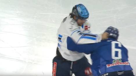 Beim Derby zwischen Straubing und Ingolstadt in der DEL fliegen schon nach elf Sekunden erstmals die Fäuste. Aber auch sportlich hat das Duell mit insgesamt zehn Toren einiges zu bieten.