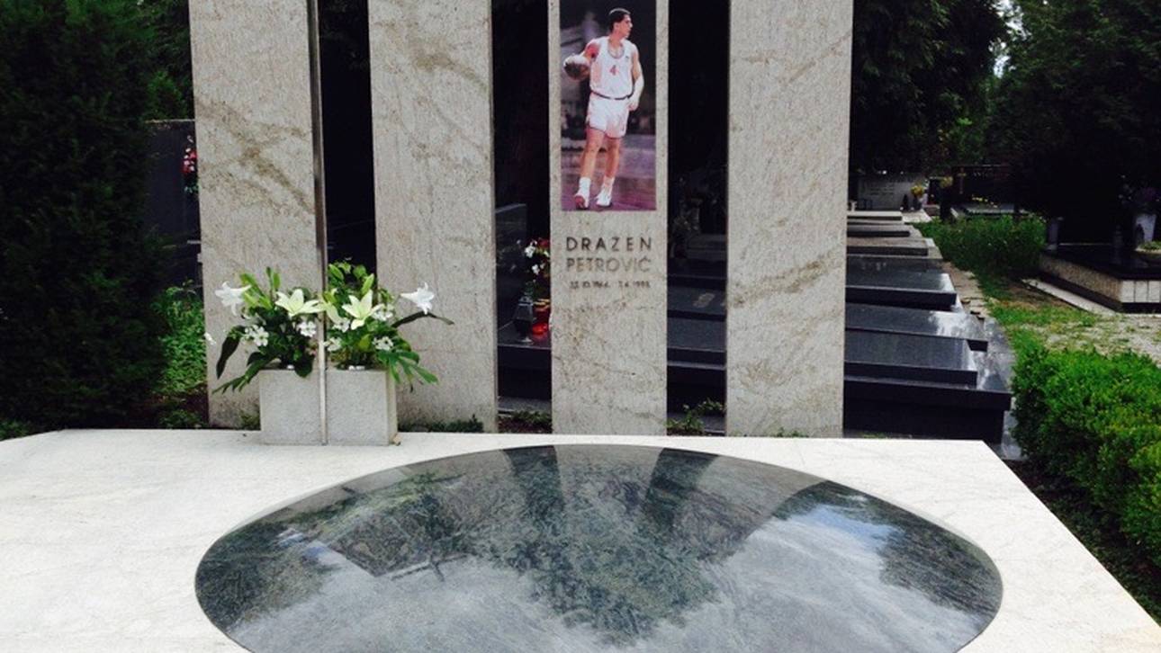 Das Grab von Drazen Petrovic ist zu einer Pilgerstätte geworden