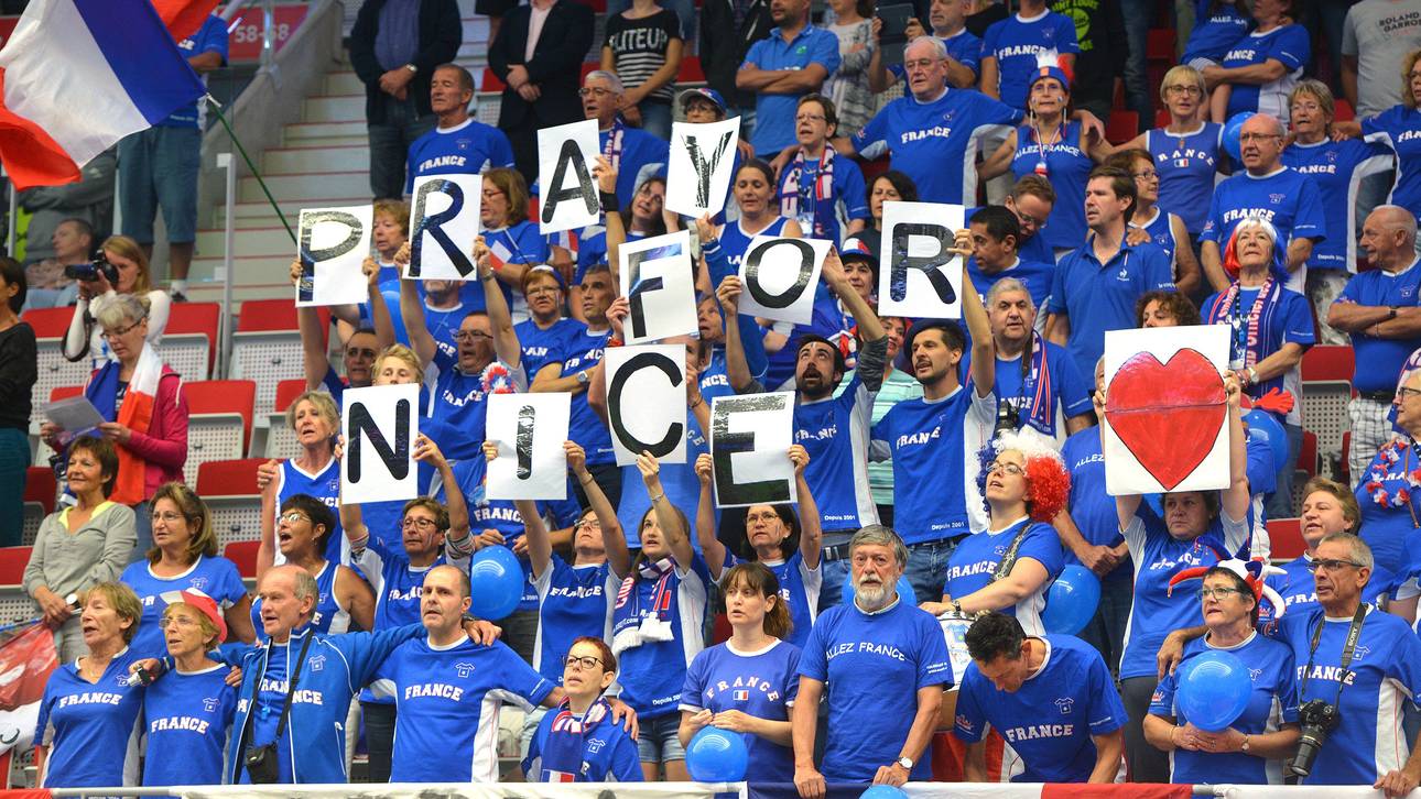 OGC Nizza gedenkt der Terroropfer