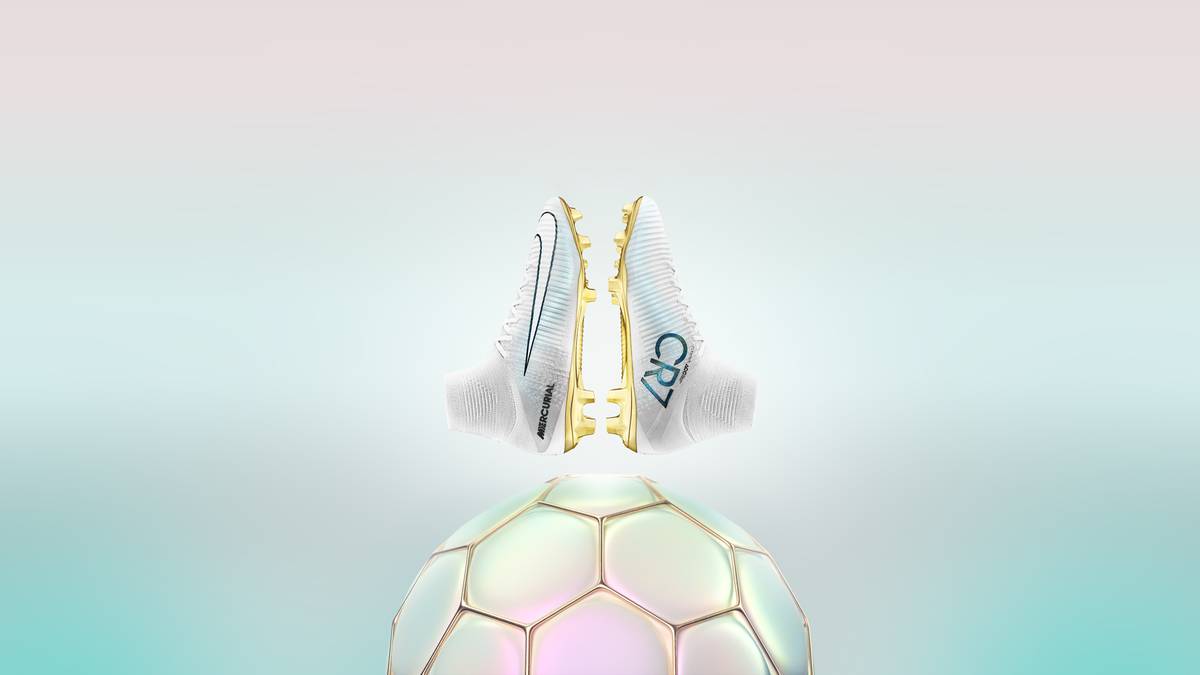 ...er heißt Mercurial Superfly Vitorias. Dem Anlass angemessen ist die Sohle...