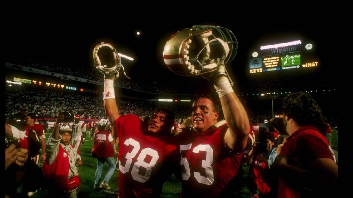 Montana, Rice und Co. durften sich am 22. Januar 1989 zu Recht freuen. Mit dem Sieg gegen die Cincinnati Bengals feierten die 49ers zum dritten Mal den Super Bowl. Mit diesem Sieg endete auch die erfolgreiche Ära von Bill Walsh. Der Erfolgstrainer trat zurück und bestimmte seinen Nachfolger - George Seifert