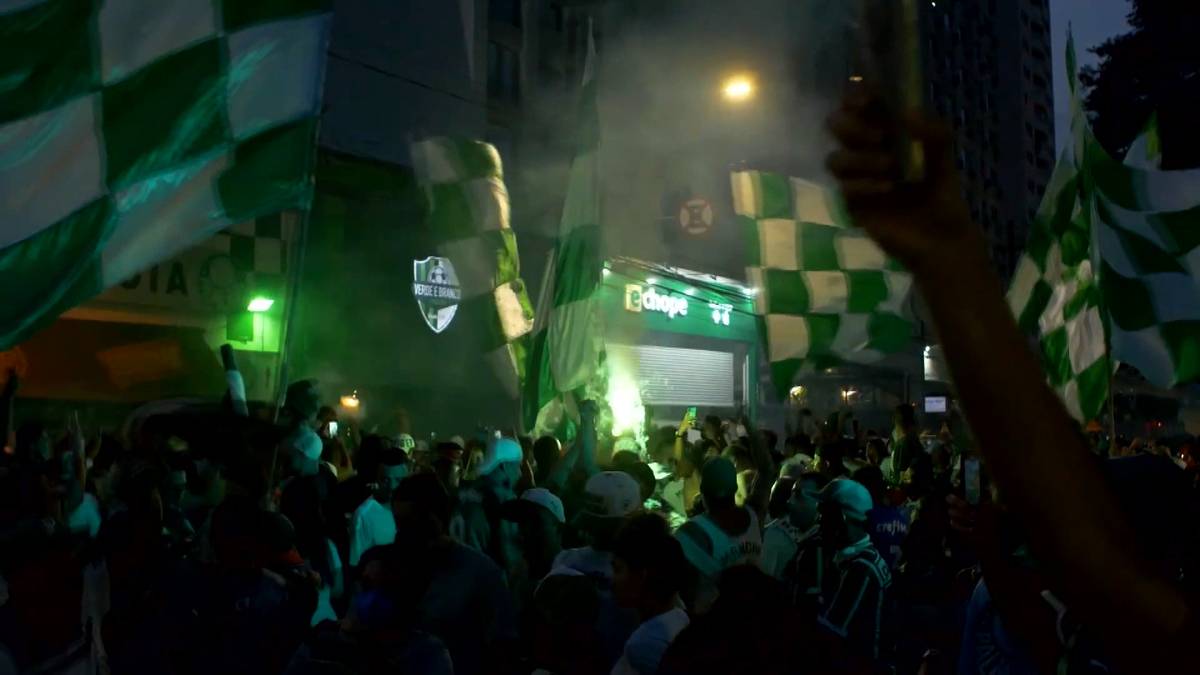 Nach dem Gewinn der Copa Libertadores feiern die Fans von Palmeiras in Sao Paulo
