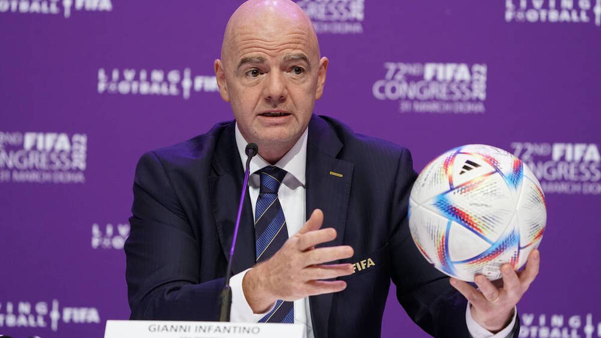 Die FIFA um Präsident Gianni Infantino will die WM 2030 in sechs Ländern und auf drei Kontinenten austragen