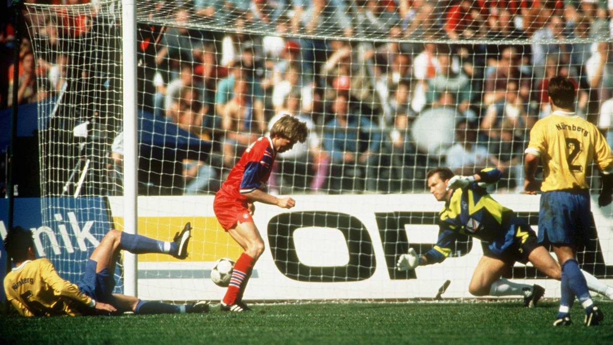 Im Getümmel befördert der heutige SPORT1-Moderator den Ball am linken Pfosten und auch am Tor vorbei. Schiedsrichter Osmers entscheidet nach einem Tipp seines Linienrichters Jörg Jablonski trotzdem auf Tor. Der FC Bayern gewinnt mit 2:1, später wird ein Wiederholungsspiel angesetzt, das Bayern 5:0 gewinnt