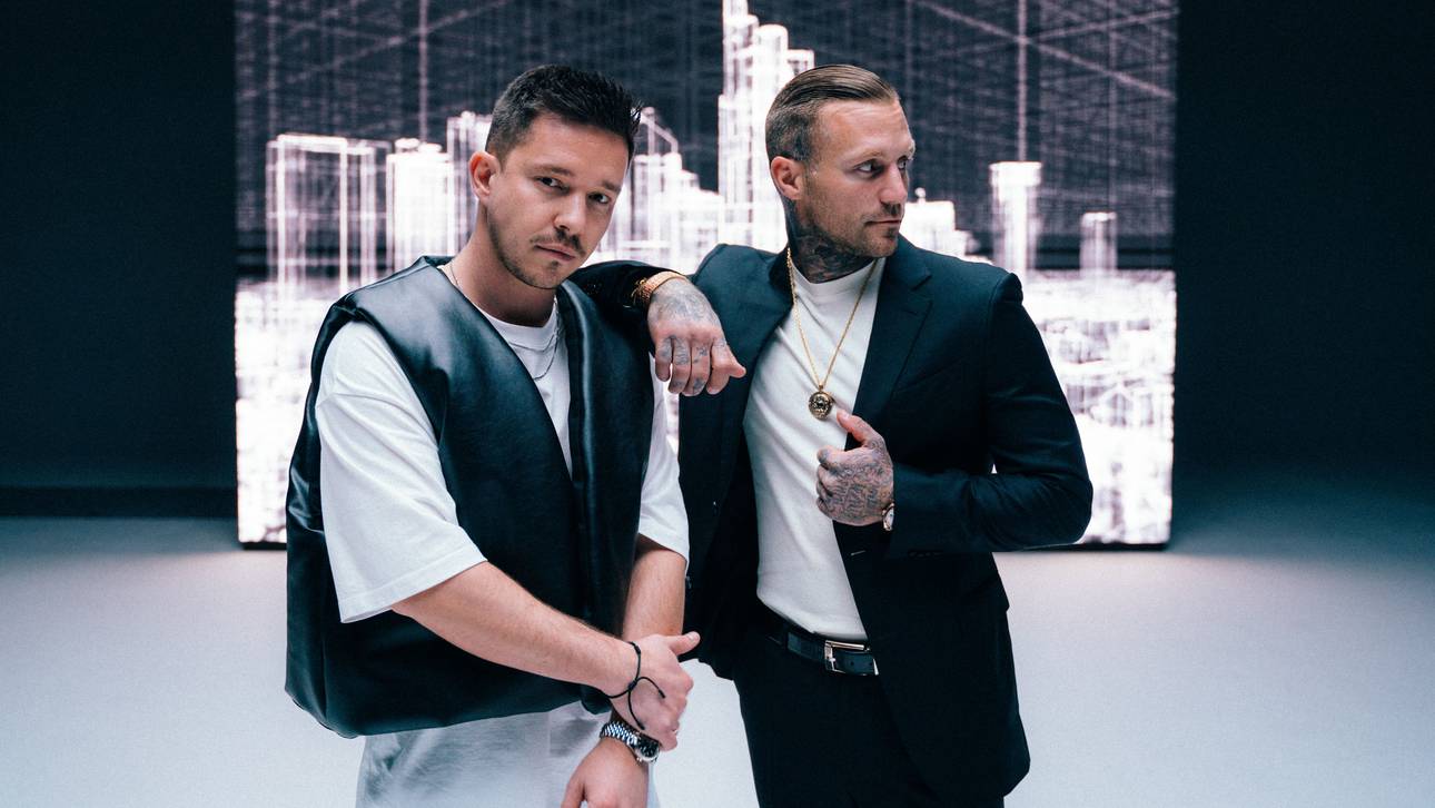 Nico Santos (l.) und Kontra K rocken die Halftime Show in Frankfurt