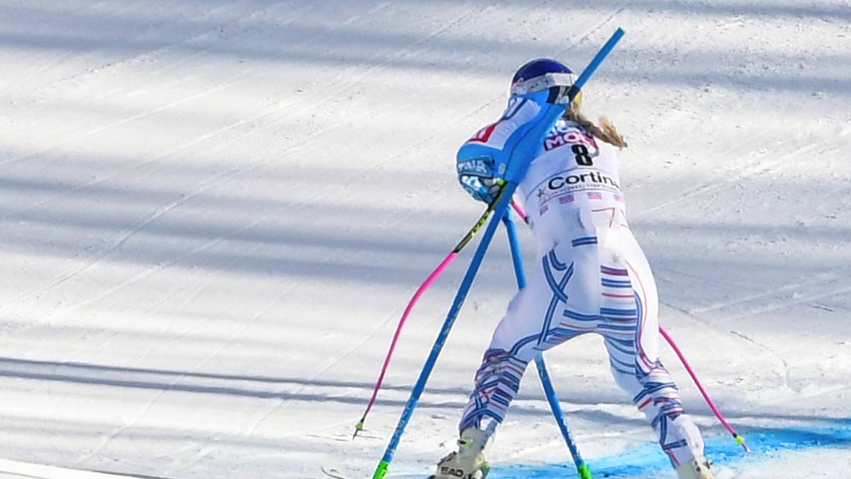 Vor allem die für ihre Ansprüche indiskutablen Leistungen nach ihrem erneuten Comeback bringen die Amerikanerin aus der Fassung. In Cortina kam sie bei ihrem 395. Start in einem Weltcup-Wettbewerb nicht ins Ziel