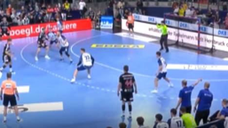 Die Highlights der Partie HC Erlangen - 1. VfL Potsdam aus der Handball-Bundesliga im Video.