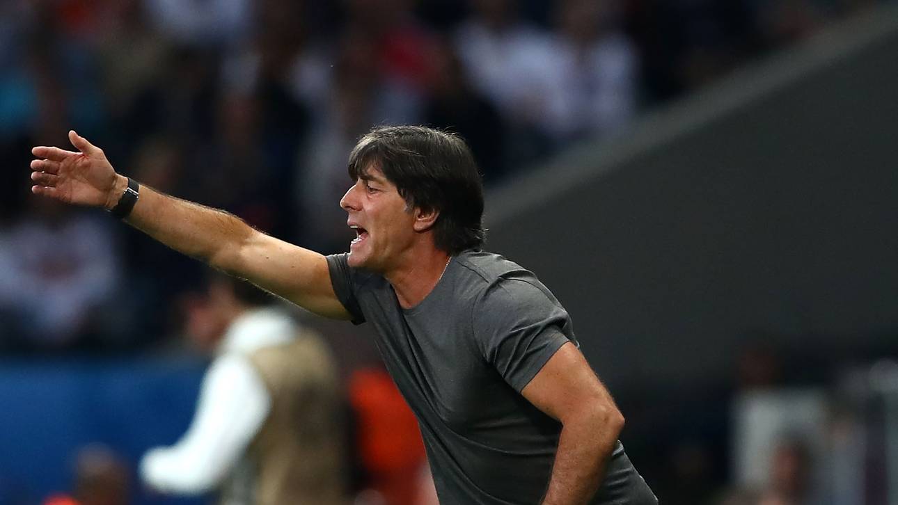 Ausrüster irritiert über Löws Kleider