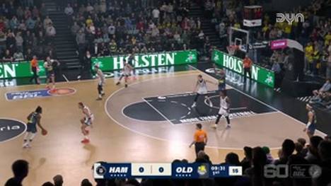 Die BBL-Highlights der Partie Veolia Towers Hamburg - EWE Baskets Oldenburg im Video.