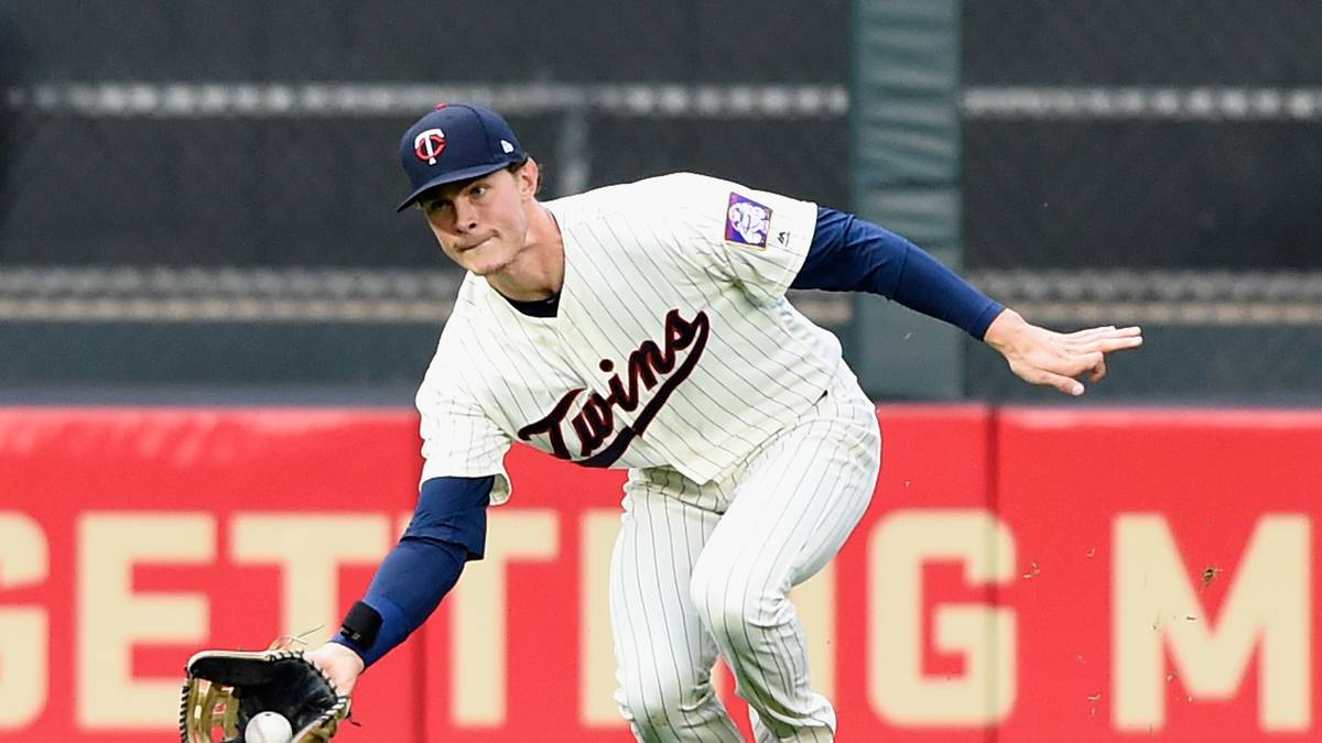 In der Saison 2017 lief er erstmals komplett für die Twins auf und bestritt 147 Spiele. Dabei gelang ihm ein Batting Average von 0.243 - bedeutet, dass er über 24 Prozent aller Würfe mit dem Schläger traf