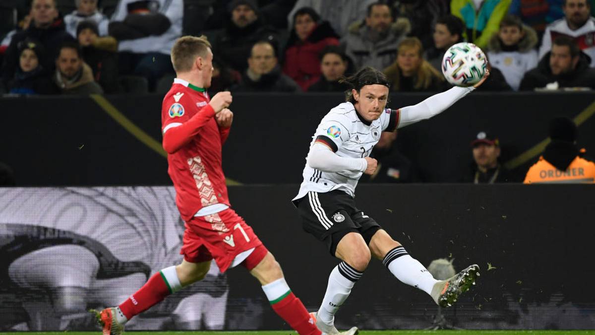 NICO SCHULZ (26): "Er hat noch nicht ganz die Stärke und Power, die er schon hatte, aber ich bin davon überzeugt, dass er da wieder hinkommt. Der Nico hat bei uns schon klasse Spiele gemacht", sagte Löw. Schulz hat bewiesen, was er kann. Sollte sein EM-Ticket auf der linken Seite eigentlich sicher haben