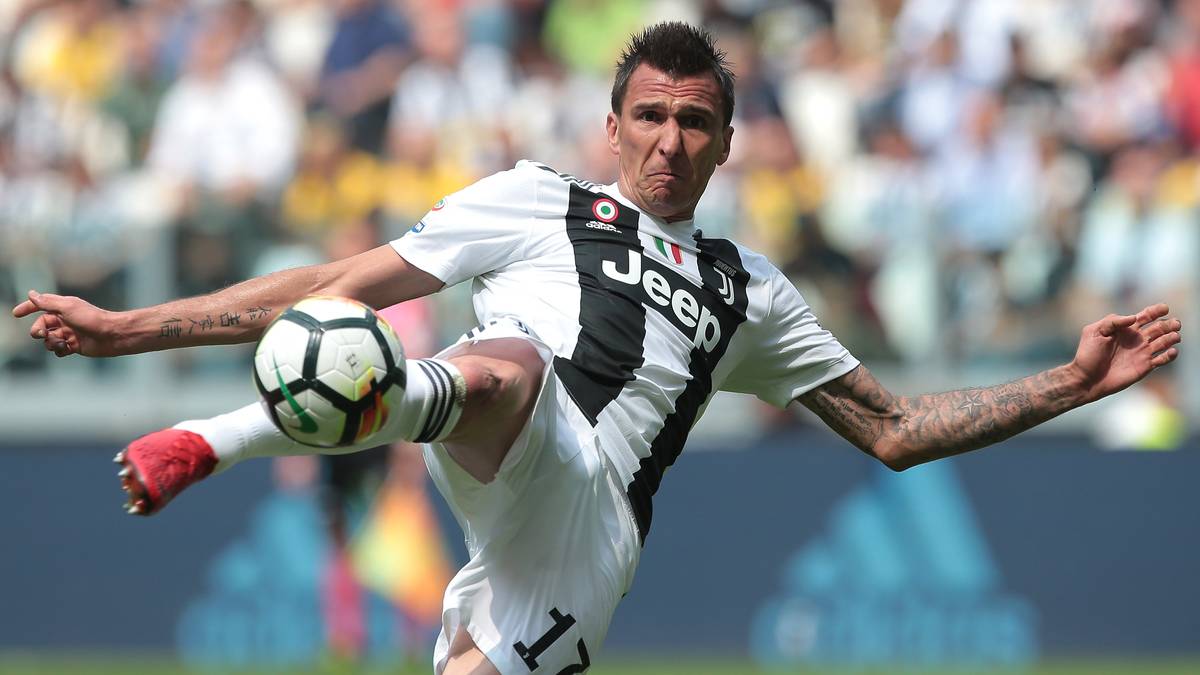 MARIO MANDZUKIC (Bild, Kroatien), GONZALO HIGUAIN, PAULO DYBALA (beide Argentinien), JUAN CUADRADO (Kolumbien), WOJCIECH SZCZESNY (Polen)