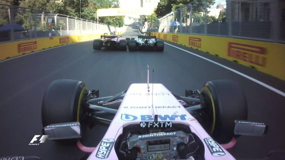 ... und fährt Hamilton seitlich ins Auto