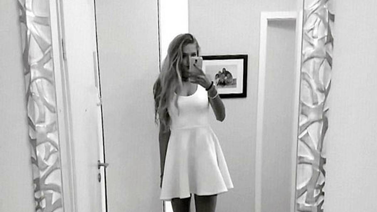 Die 20-Jährige hat aber auch einen Schrank voller schöner Kleider, die sie gerne ausführt