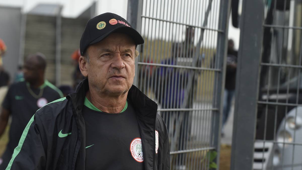 TOPF 4 - NIGERIA (41): Als erste afrikanische Mannschaft lösen die Super Eagles das Ticket nach Russland. Während Coach Gernot Rohr (Bild) vor seinem WM-Debüt steht, ist es für Nigeria bereits die sechste Teilnahme an einer Endrunde