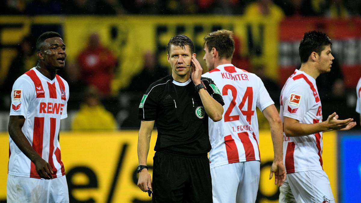 Nach Rücksprache mit Video-Assistent Brych gibt Ittrich das Tor doch. Brisant: Sein Pfiff ertönte, bevor der Ball im Tor war. Die Kölner sind außer sich, wollen sogar Protest einlegen. Erst Tage später nimmt der FC Abstand von diesem Vorhaben