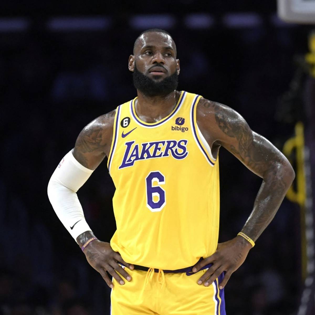 Noch ohne Dennis Schröder kassieren die Los Angeles Lakers beim Start in die Vorbereitung auf die neue NBA-Saison eine herbe Niederlage.