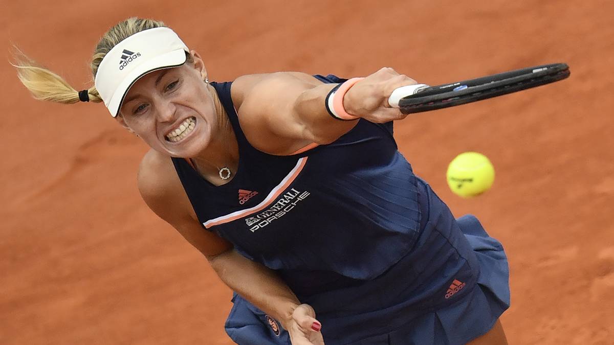 Bei den French Open in Paris erspielt sie das beste Ergebnis ihrer Karriere: Erst im Viertelfinale scheitert Kerber an der späteren Turniersiegerin Halep in einem engen Dreisatz-Match. Bis auf Platz 9 der Weltrangliste geht es wieder vor