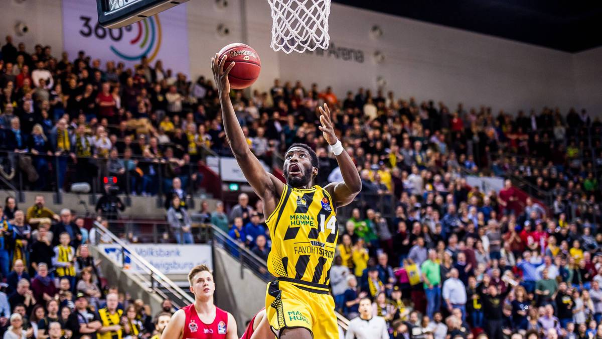 QUIRIN EMANGA NOUPOUE (Guard; Northeastern; Freshman): Der athletische Guard kam 18/19 sogar bereits in der Champions League für Ludwigsburg zum Einsatz. Er hat kamerunische Wurzeln und war 2018 auch deutscher 3x3-Meister