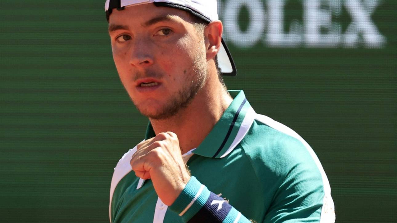 Struff kämpft sich in die dritte Runde