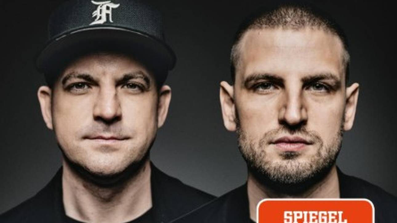 Die neu erschienene Biografie der Brüder Joachim (l.) und Uli Hebel zeichnet den Weg der Kommentatoren nach 