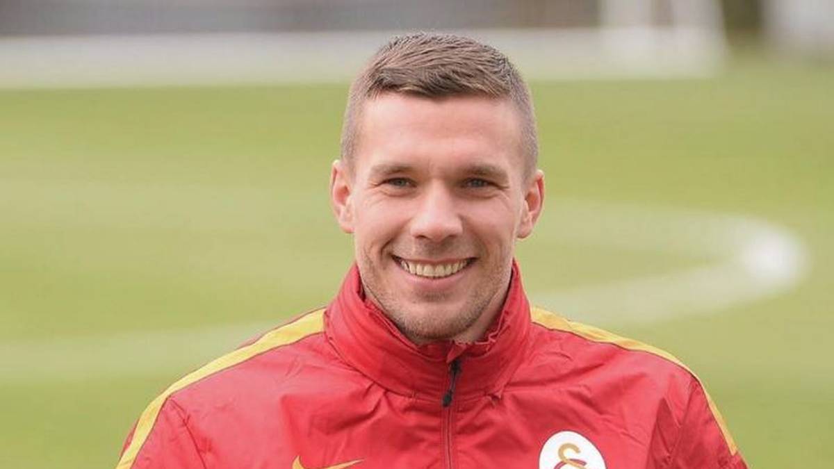 Lucas Podolski freut sich derzeit vor allem auf die baldige Ankunft seines nächsten Kindes. Knapp 7,7 Millionen Menschen folgen dem deutschen Nationalspieler auf Facebook