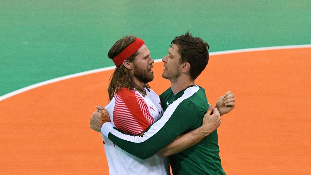 Mikkel Hansen (l.) und Niklas Landin führen die Dänen an