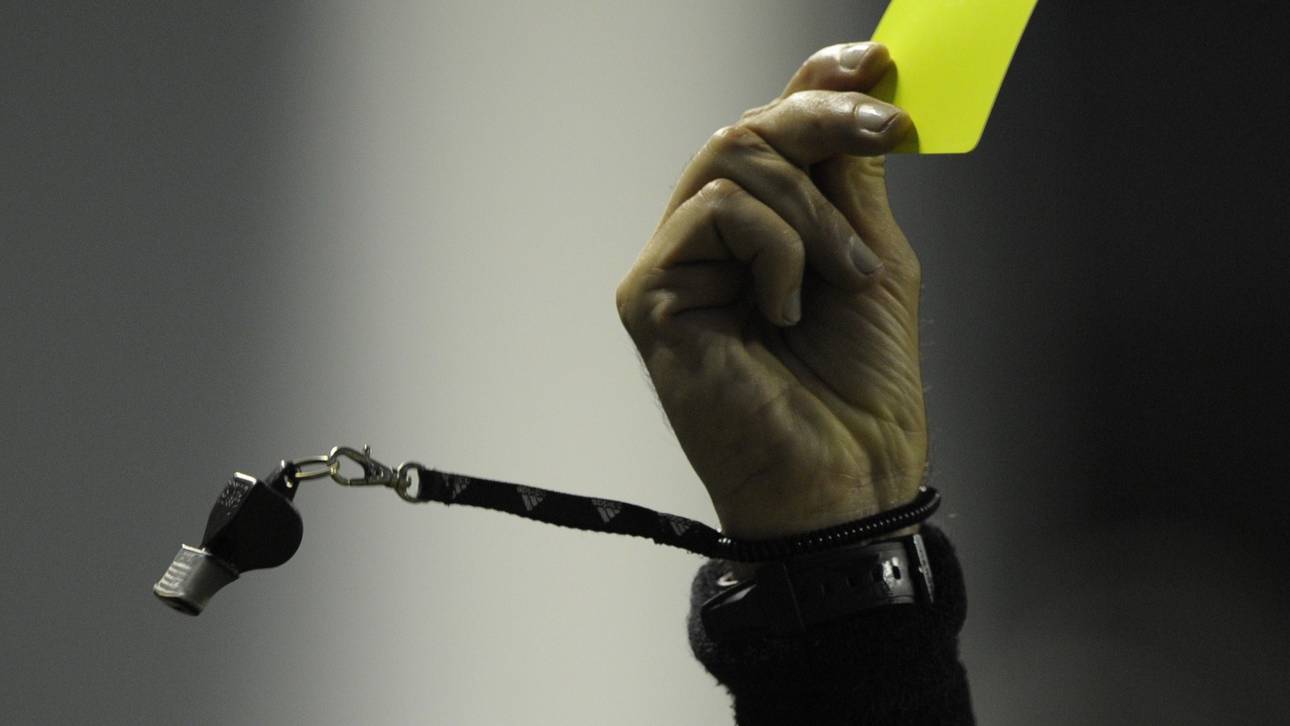 Schiris streiken gegen Nazis