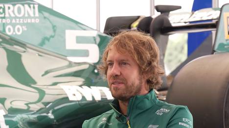 Sebastian Vettel nimmt seinen Landsmann Mick Schumacher in Schutz. Dennoch findet der viermalige Weltmeister klare Worte und erörtert auch seine Fehler.