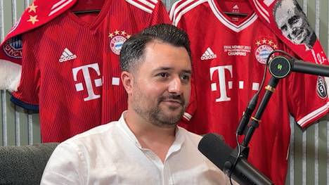 Tom Bischof steht beim FC Bayern nicht nur sportlich im Fokus. SPORT1-Chefreporter Stefan Kumberger spricht in der "Bayern-Woche" über die Rolle des Youngsters, seine Entwicklung und seine Bedeutung abseits des Platzes.