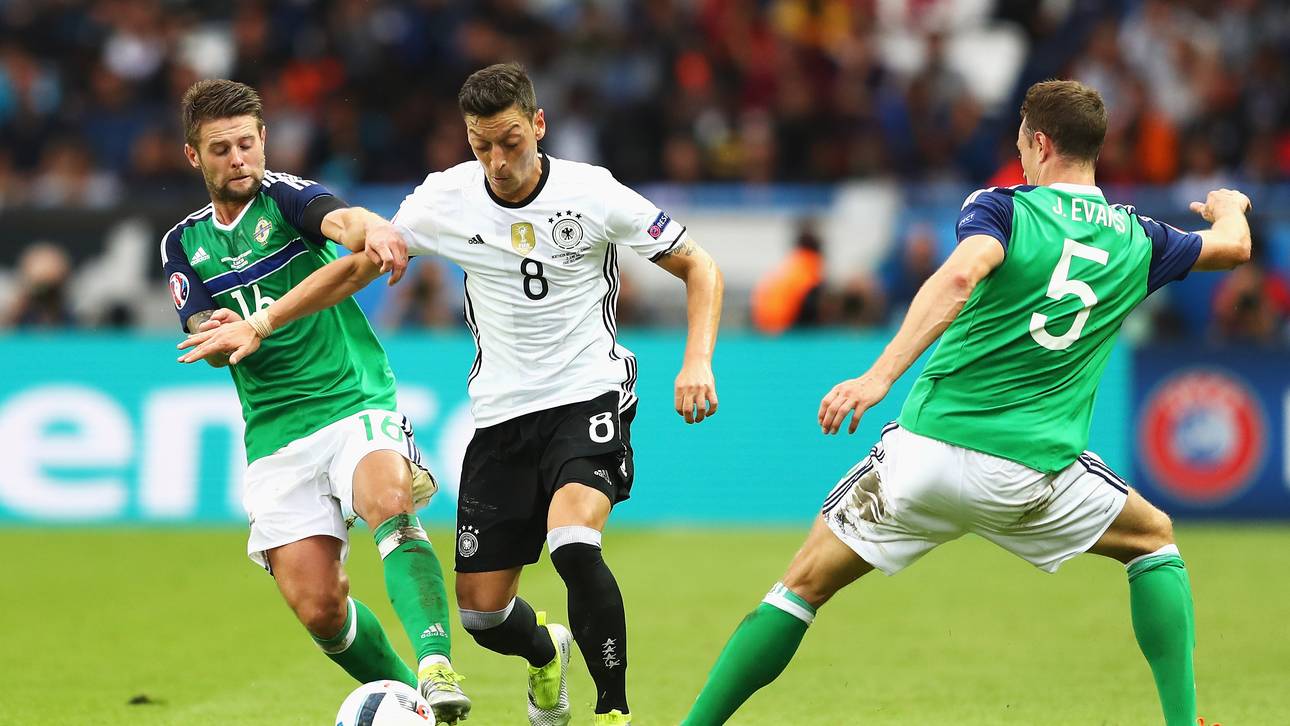 Özil zieht mit Schumacher gleich