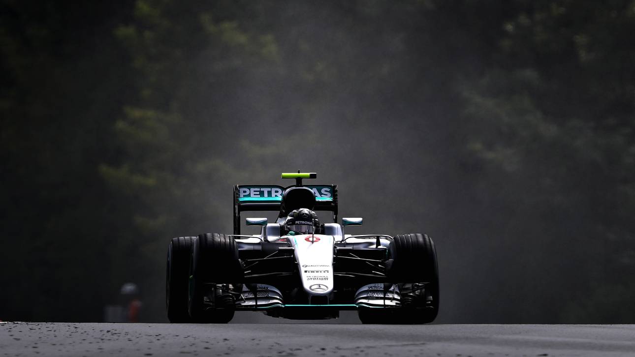 Rosberg schnappt Hamilton Pole weg