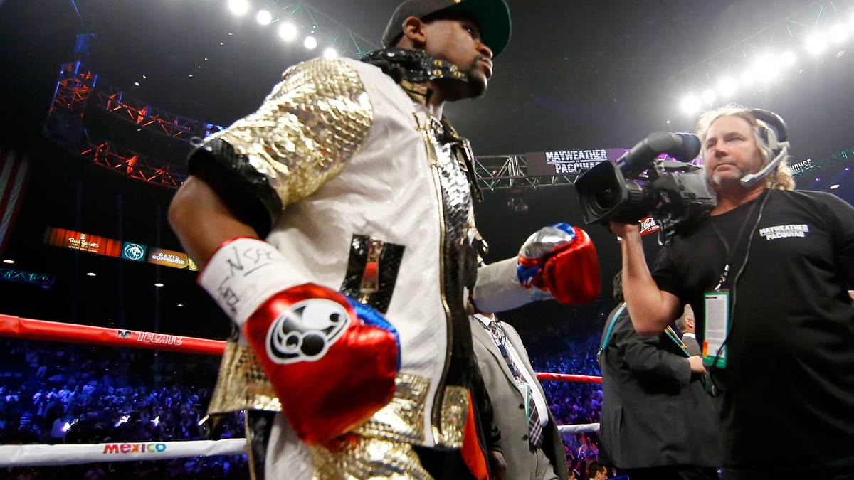Und Floyd Mayweather, ungeschlagener WBA- und WBC-Weltmeister, Nummer eins der Pound-for-Pound-Rangliste