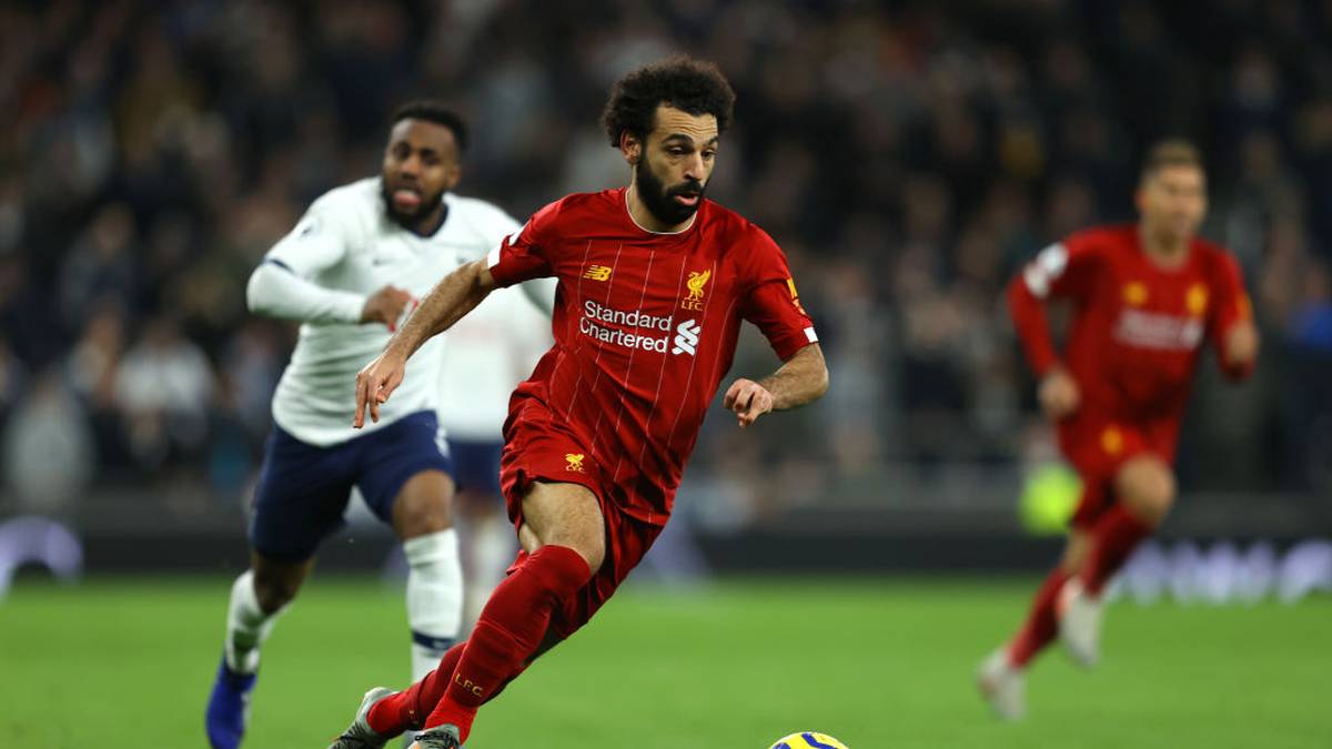 MOHAMED SALAH: Ein Spieler, der wie geschaffen für das kloppsche Spiel scheint. Pfeilschnell kommt der Ägypter über die rechte Angriffsseite, schließt am liebsten mit links ab. Vor allem beim Konter fast nicht zu halten. Aktuell werden ihm allein in der Liga 20 Scorerpunkte zugeschrieben (14 Tore, sechs Assists). "The Egyptian King", mehr gibt es nicht zu sagen