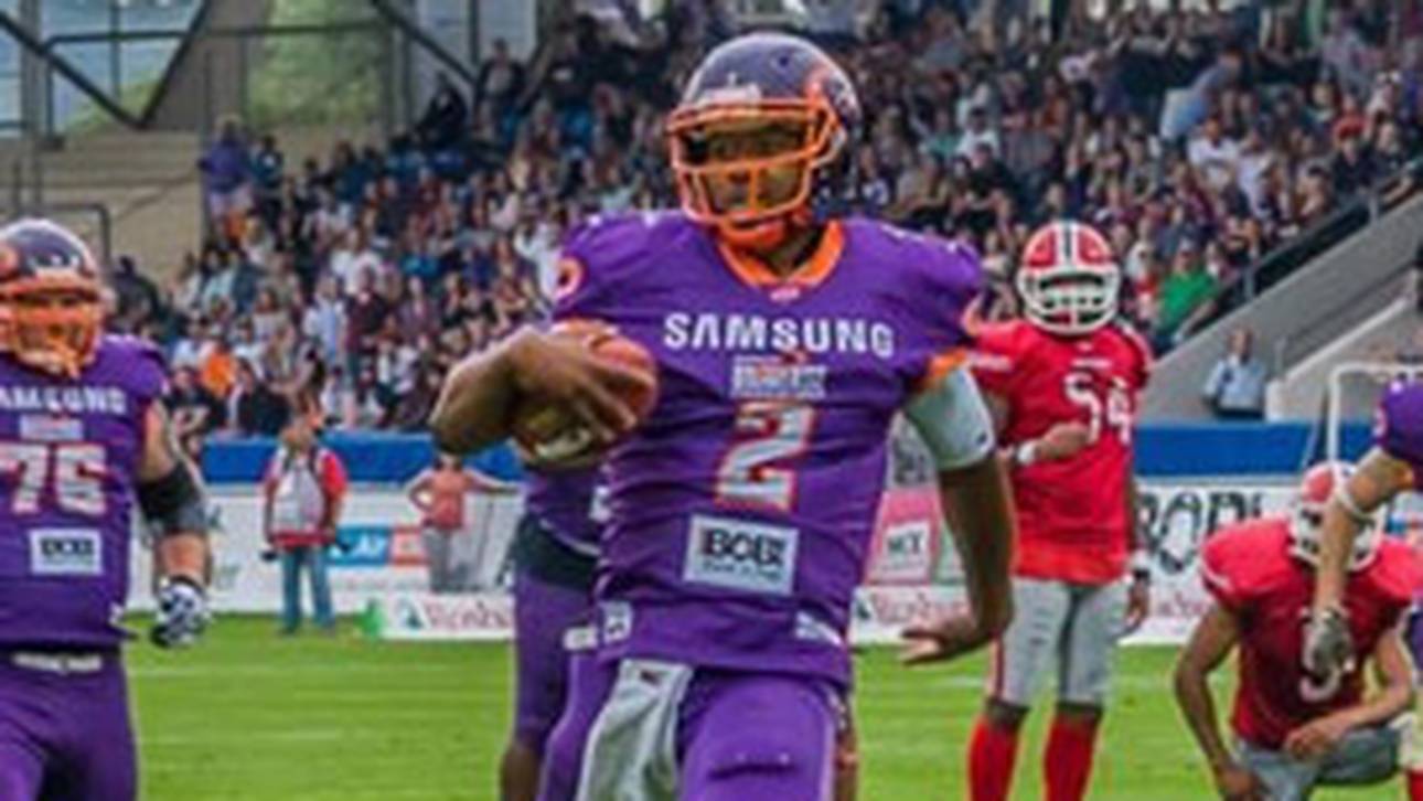 Quarterback schlägt Briten Zähne aus