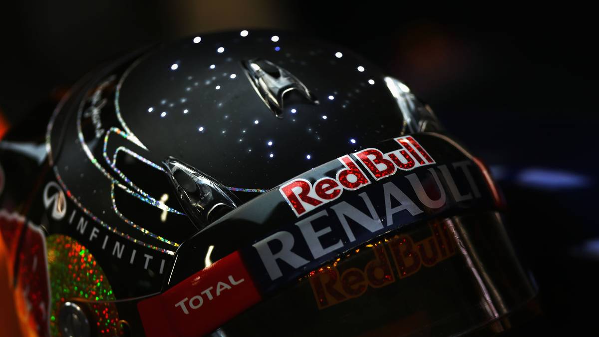 Sebastian Vettel (2012, GP von Singapur): Mehr Glück hat der Heppenheimer in Singapur. Sein LED-Helm, der bei Erschütterungen leuchtet, besteht den Test der FIA. Nach dem Nachtrennen entscheidet der Weltverband dann allerdings, dass aus Sicherheitsgründen künftig keine Leuchtelemente mehr eingesetzt werden dürfen