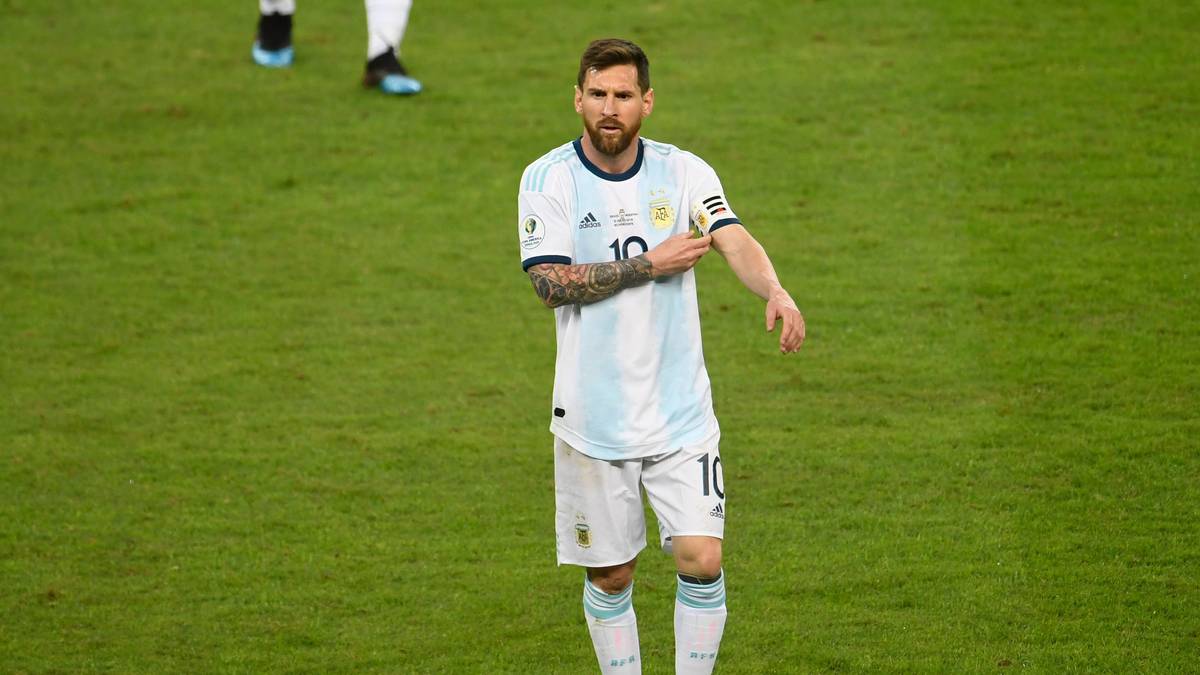 LIONEL MESSI: Auch der Argentinier ist wie Ronaldo ein Dauergast auf der Liste der nominierten Spieler. Fünf Mal hat Messi die Auszeichnung schon gewonnen. 51 Tore in 50 Pflichtspielen in dieser Saison mit Barca sind einmal mehr herausragend
