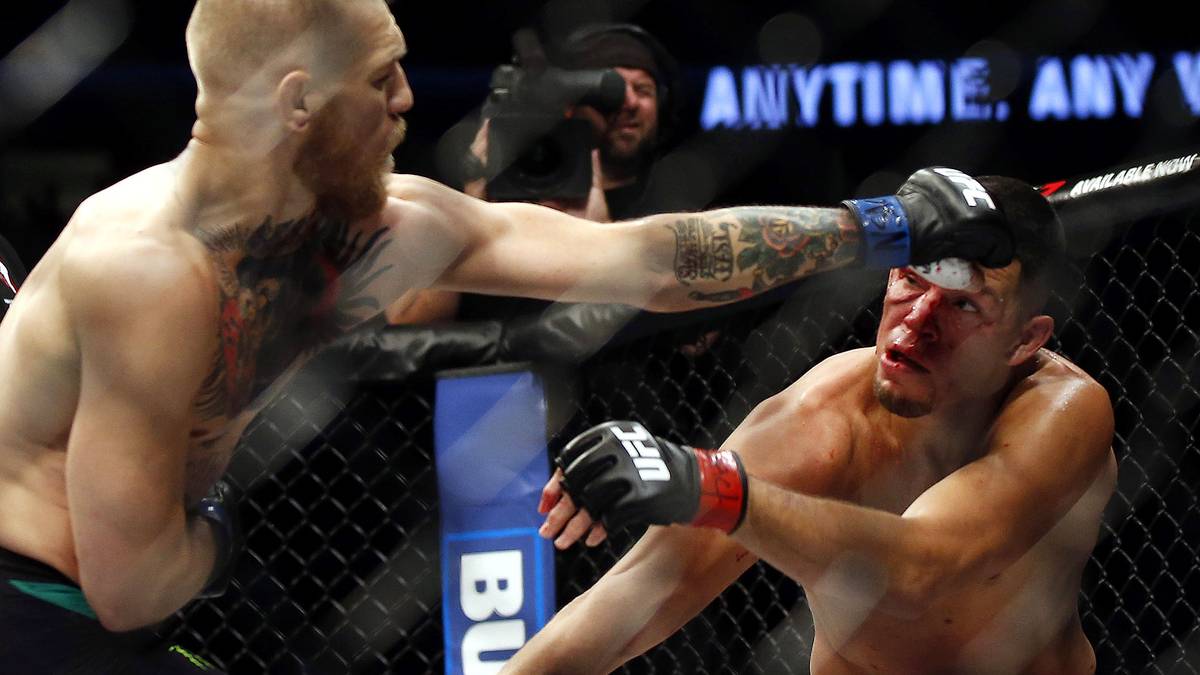 Dieser Schlag von McGregor verfehlt den Kopf seines Bezwingers vom März noch